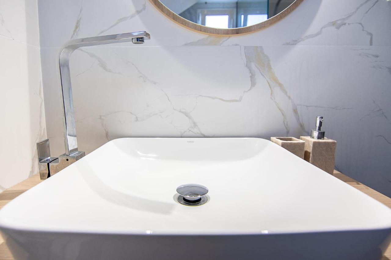 Georgianna'S Suite With Private Pool , 'Greysuite' Kómboi 外观 照片