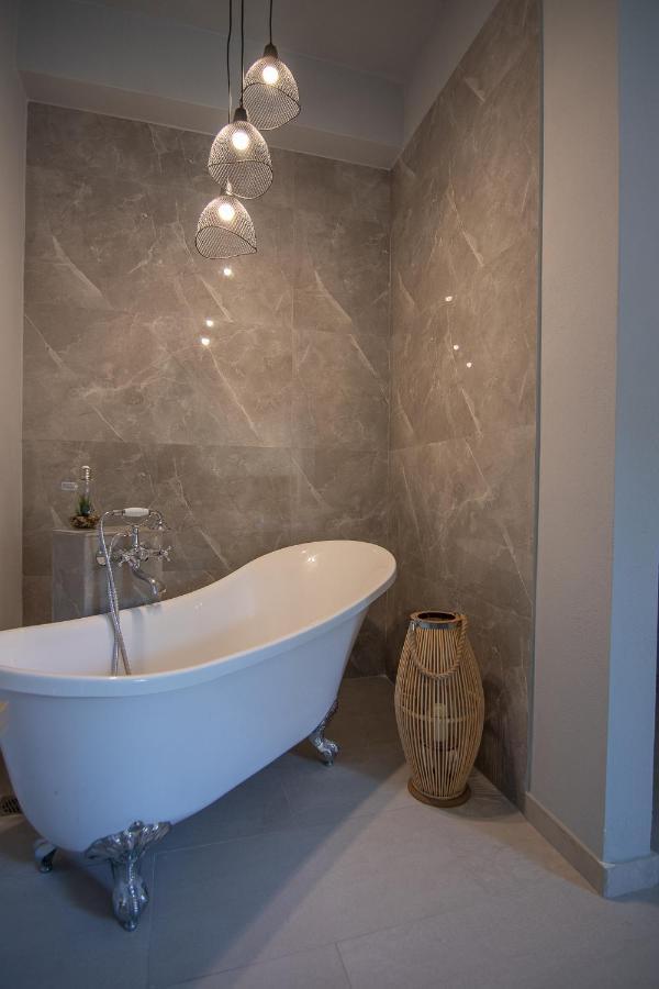 Georgianna'S Suite With Private Pool , 'Greysuite' Kómboi 外观 照片