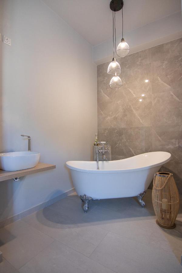 Georgianna'S Suite With Private Pool , 'Greysuite' Kómboi 外观 照片